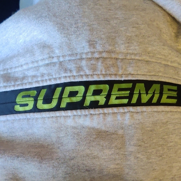 Supreme Gray Hoodie for Men  Size Medium - Picture 3 of 6
